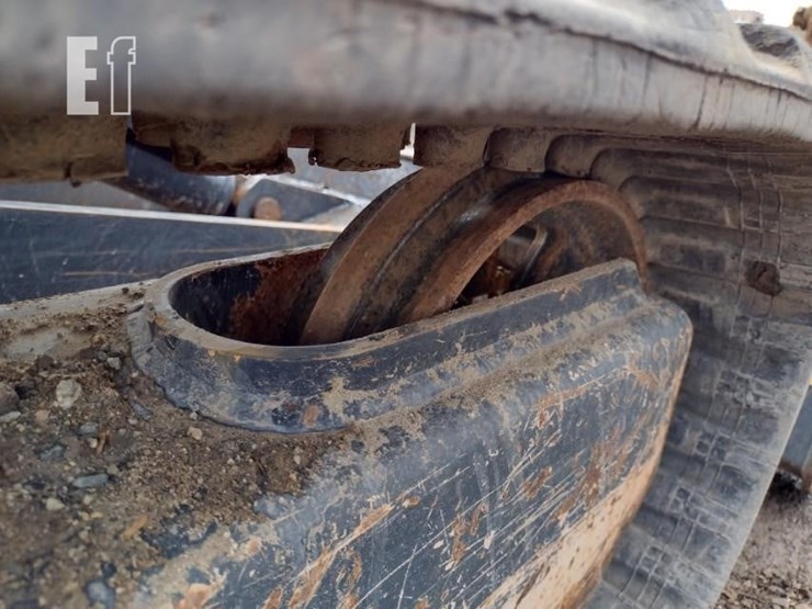 2022-deere-26g-image-32