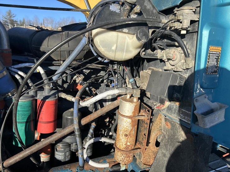 2001-mack-ch613-image-74