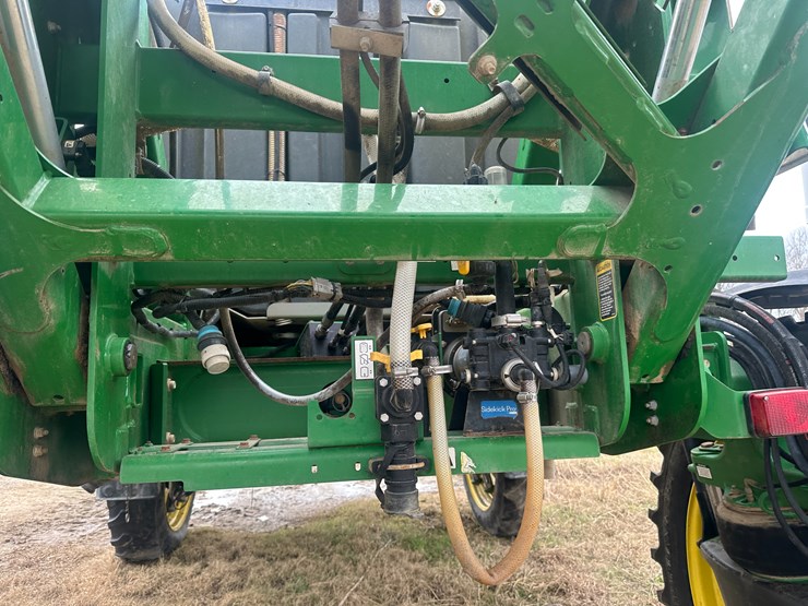 2014-john-deere-r4038-image-24