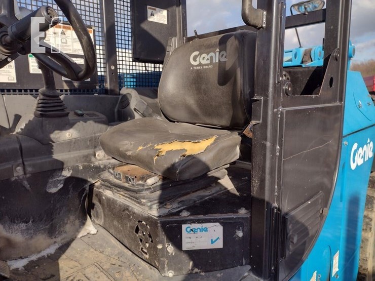 2019-genie-gth1544-image-10