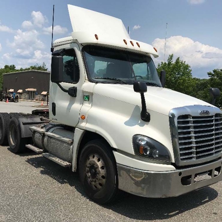 2018 FREIGHTLINER CASCADIA 125