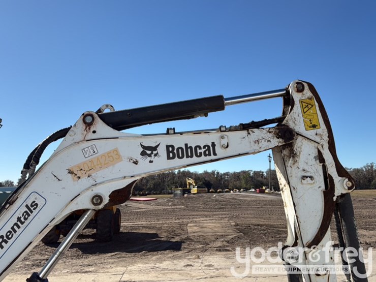 2020-bobcat-e26-image-16