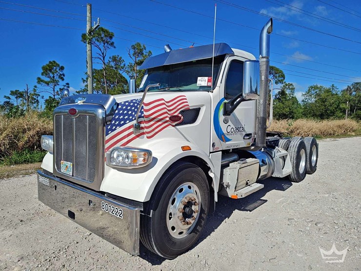 2022-peterbilt-567-image-44