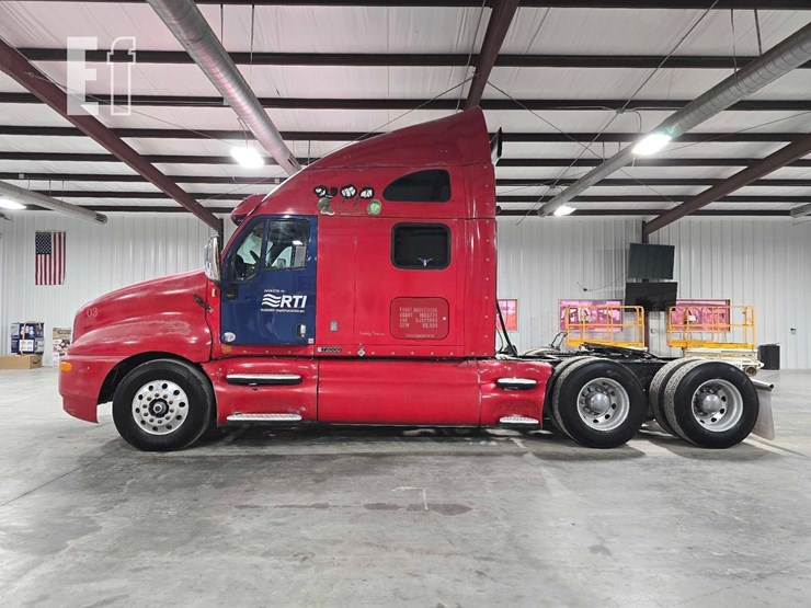 2016-kenworth-t2000-image-5