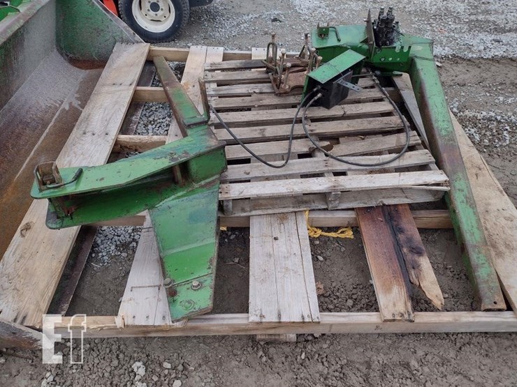 john-deere-245-image-8