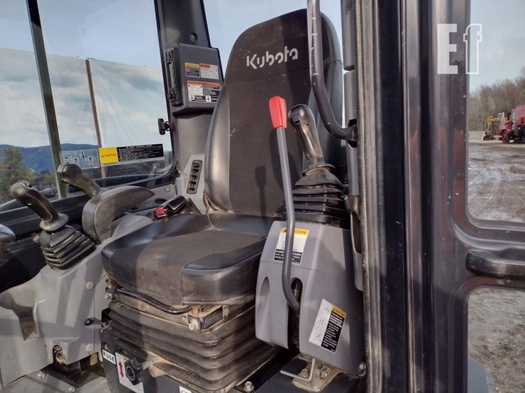 2017-kubota-kx040-4-image-14