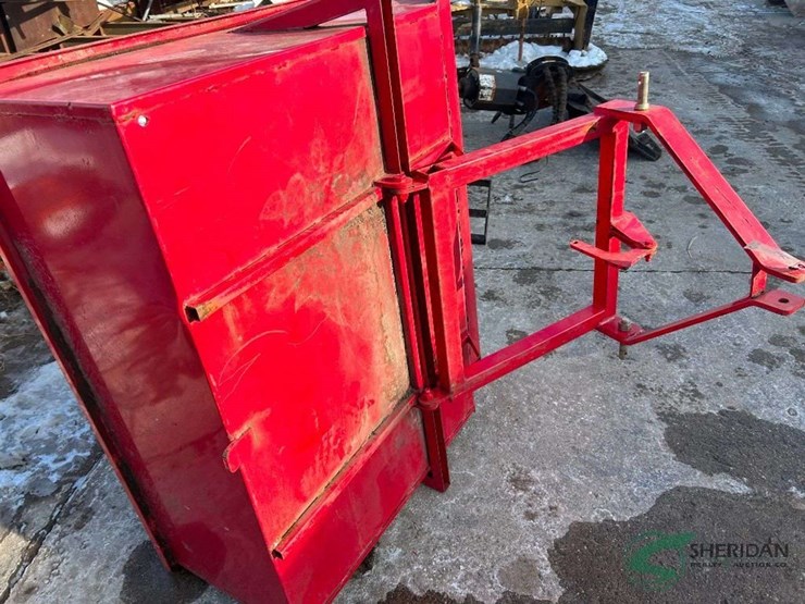 3pt-hitch-trip-bucket-image-2