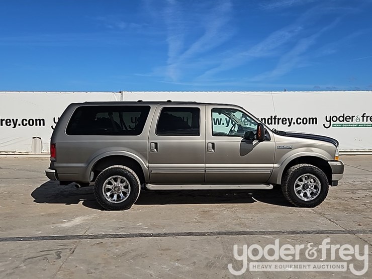 2004-ford-excursion-limited-image-6