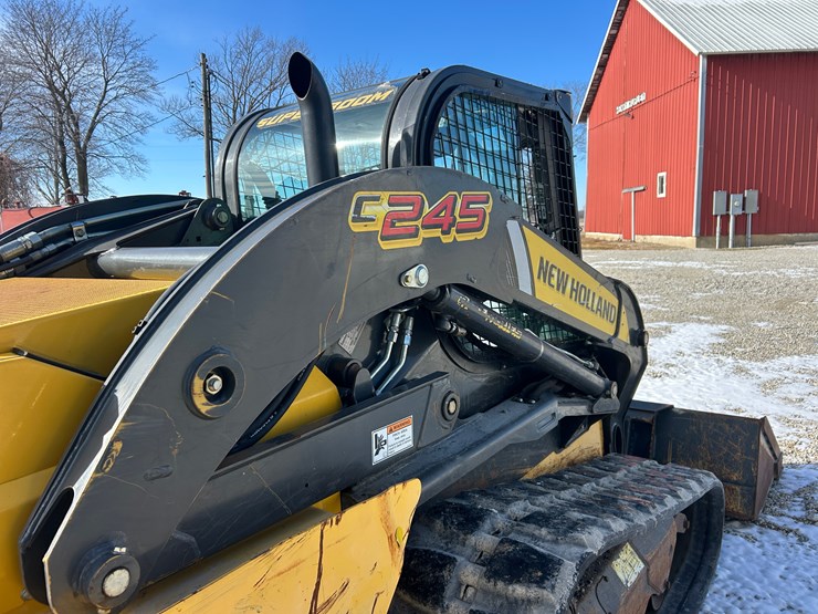 new-holland-c245-image-5