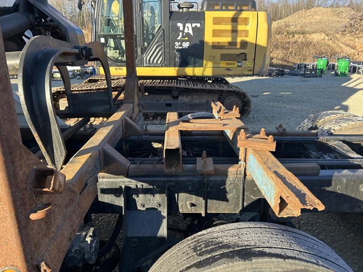 2001-mack-ch613-image-43