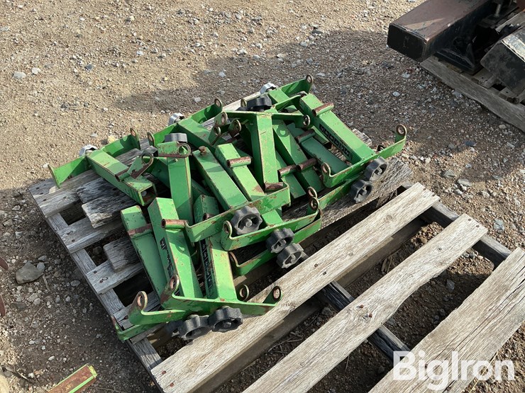 john-deere-max-emerge-planter-depth-adjust-brackets-image-3