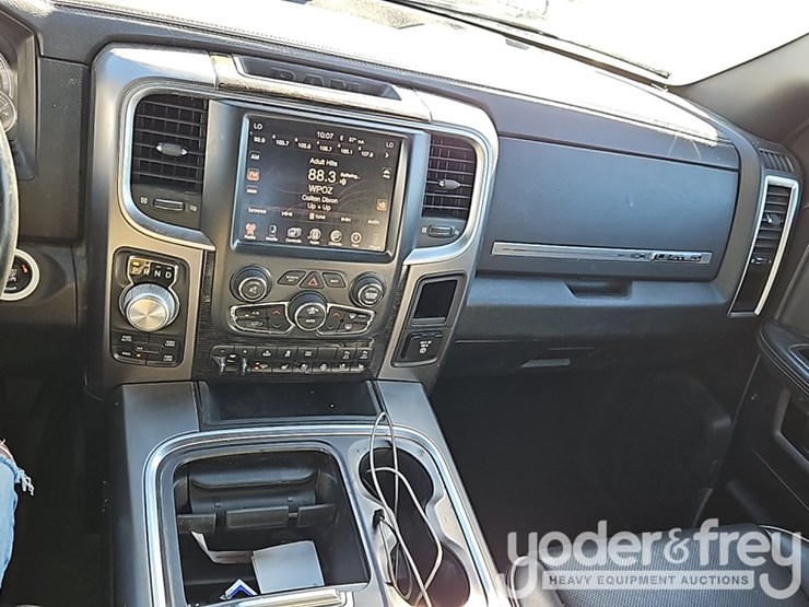 2016-dodge-ram-1500-image-23