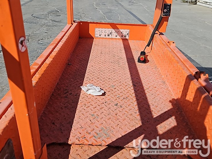 2017-jlg-1930es-image-11