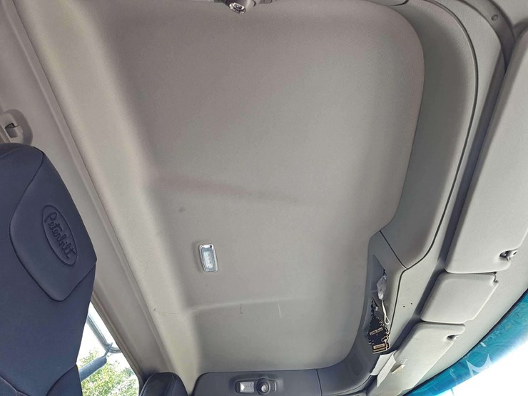 2023-peterbilt-567-t/a-wet-kit-day-cab-truck-tractor-image-27