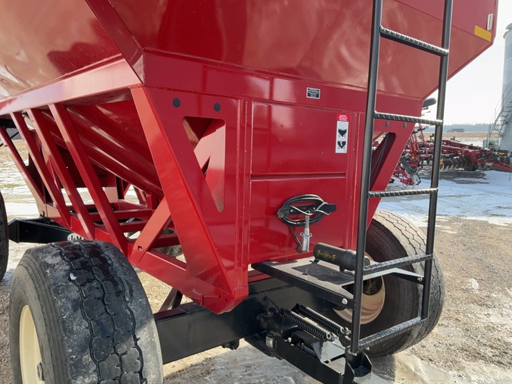 j&m-555-gravity-wagon-image-46