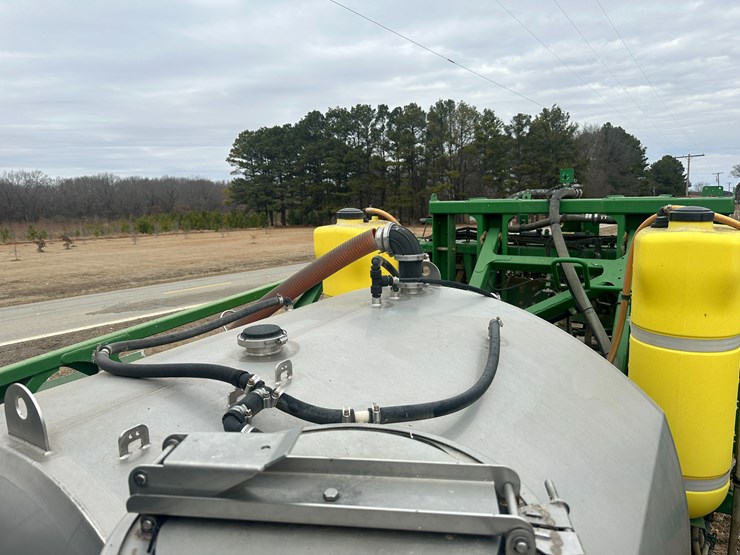 2014-john-deere-r4038-image-77