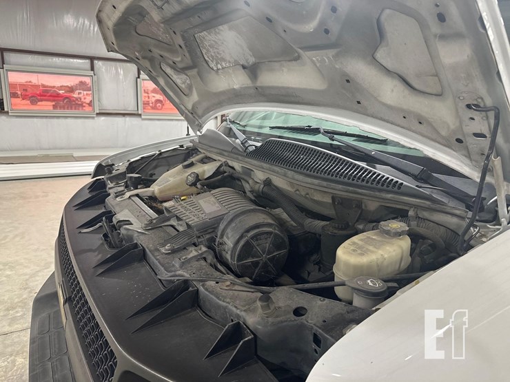 2017-chevrolet-express-2500-image-26