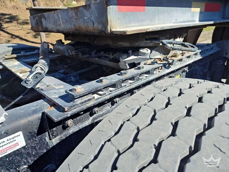 2019-kenworth-t880-image-39