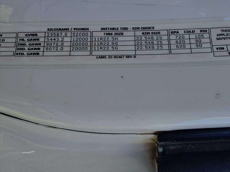 2023-peterbilt-567-image-10