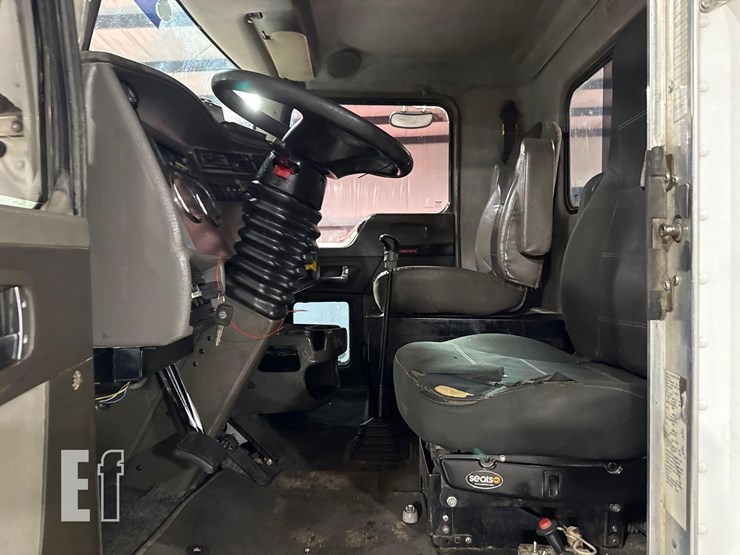 2015-kenworth-t370-image-15