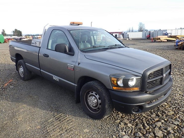 2009-dodge-2500-image-3