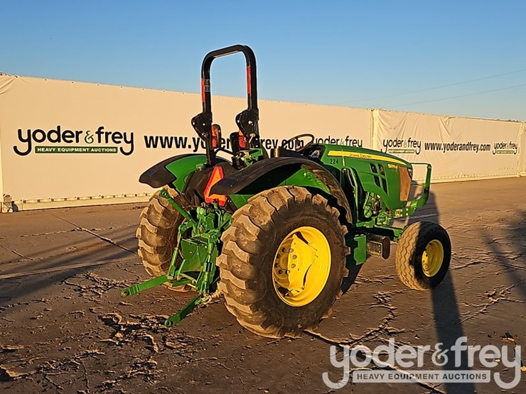 2024-john-deere-5075e-image-5