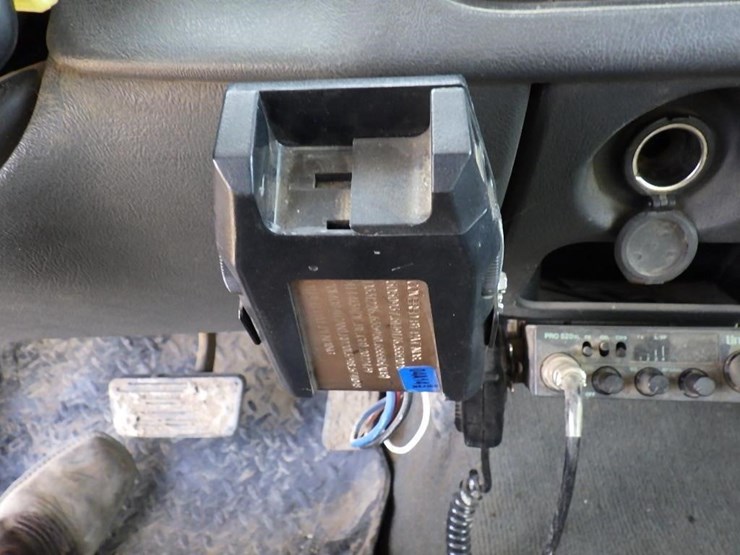 2004-chevrolet-2500-image-23