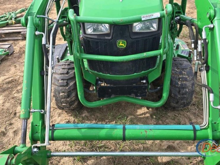 2017-john-deere-1025-image-23