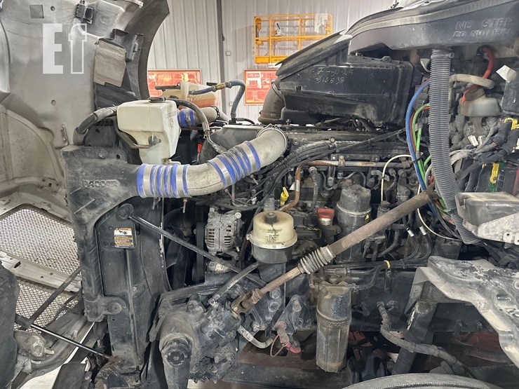 2018-kenworth-t680-image-25