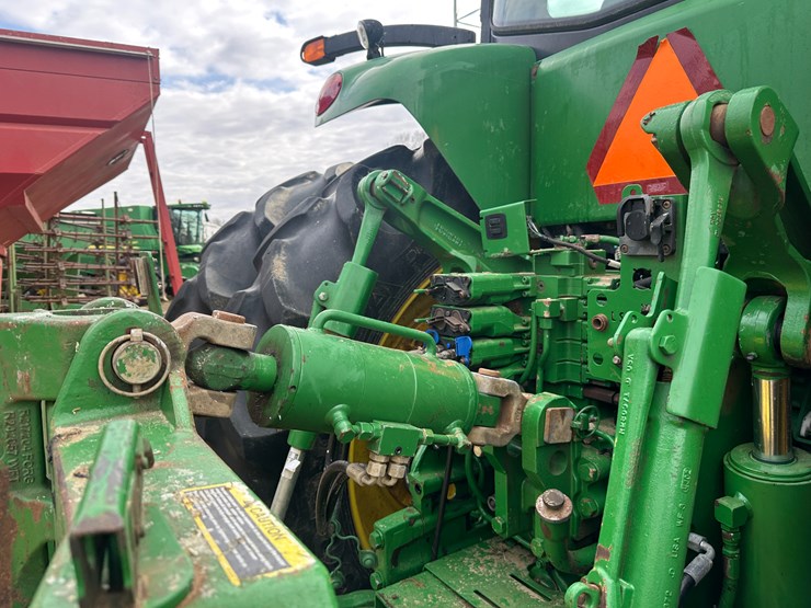 2010-john-deere-8345r-image-29