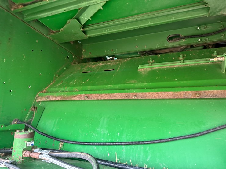 #38409-•-2014-john-deere-s680s-prwd-combine-image-33