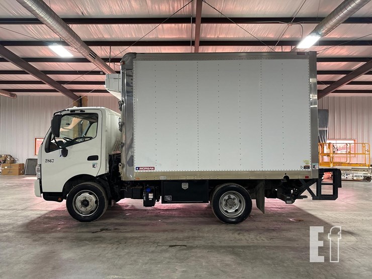 2015-hino-195-image-3