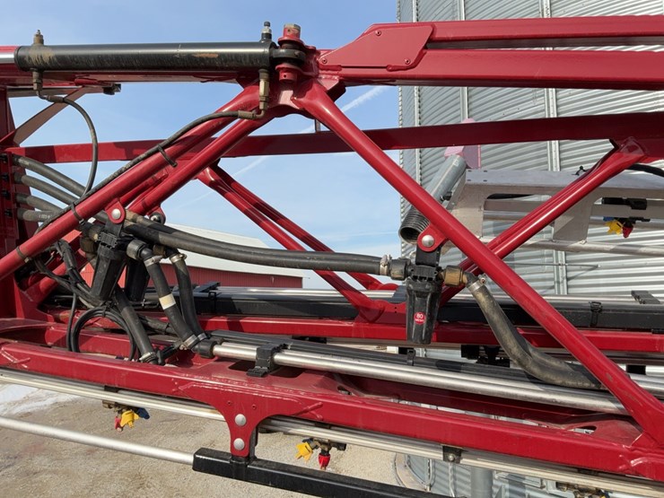 2024-hardi-commander-45-pull-type-sprayer-image-56