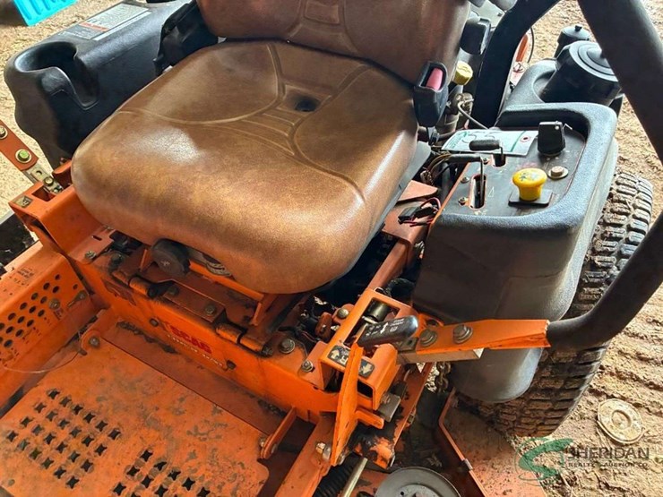 scag-tiger-cat-52"-mowing-deck-showing-1615-hours-image-4
