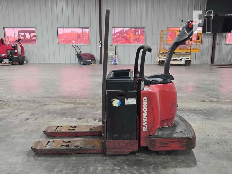 raymond-8400-image-5