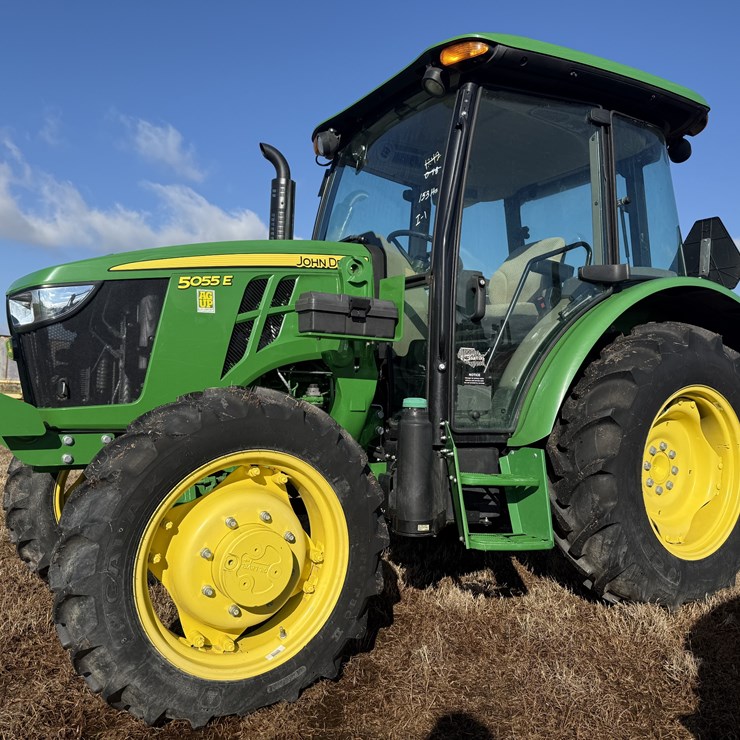 2022 JOHN DEERE 5055E