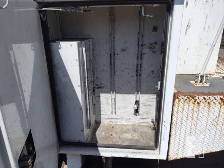 2008-international-durastar-4300-image-31