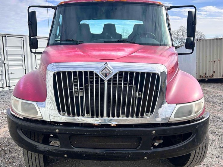 2002-international-dt466-image-8