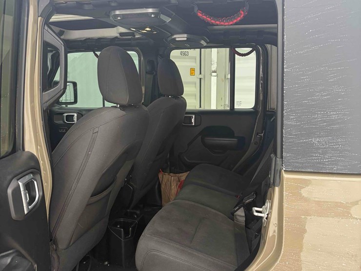 2020-jeep-gladiator-image-10