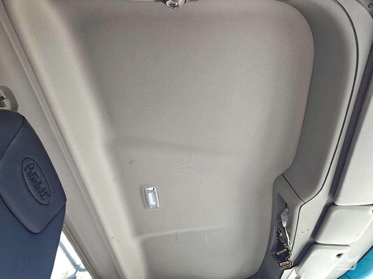 2023-peterbilt-567-t/a-wet-kit-day-cab-truck-tractor-image-37