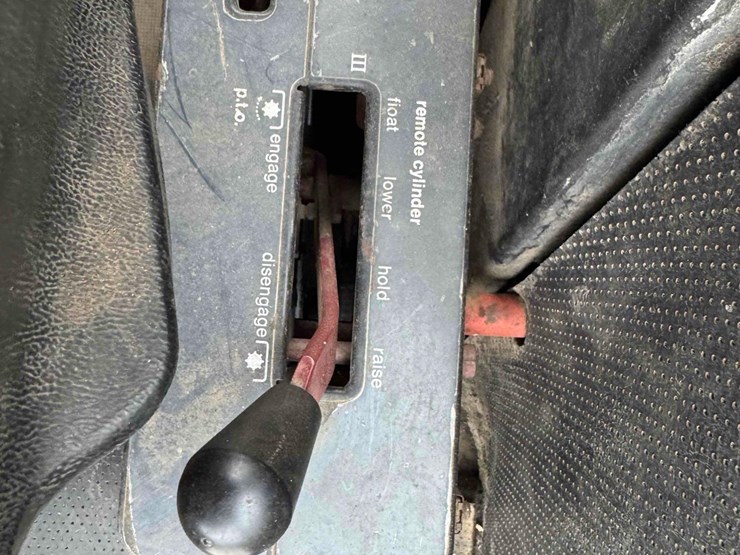 1973-allis-chalmers-7050-tractor-image-35