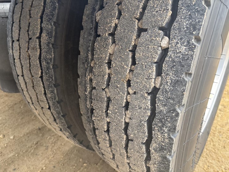 2006-peterbilt-379-image-66