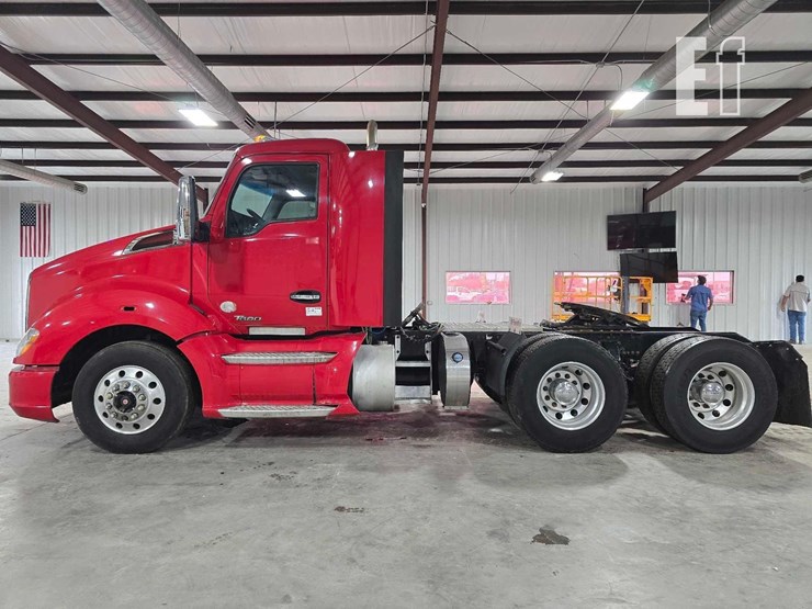 2015-kenworth-t680-image-5