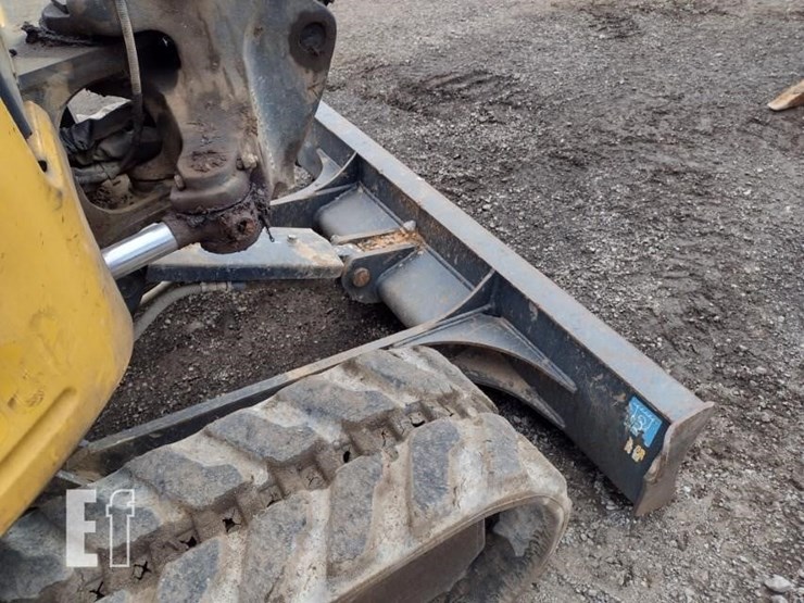 2022-deere-26g-image-22