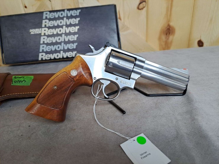 smith-&-wesson-model-686-.357-magnum-da-revolver-image-10