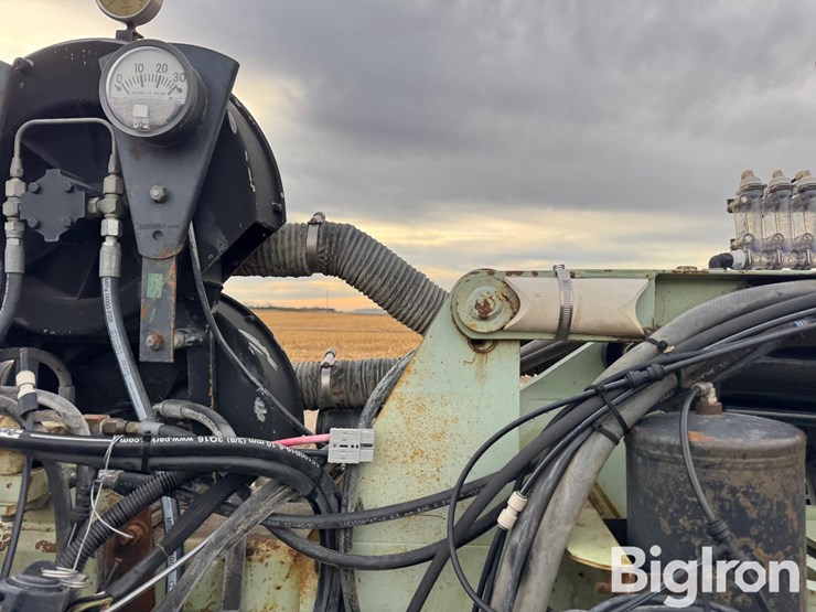 john-deere-16-image-12