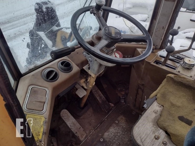 caterpillar-it28-image-13