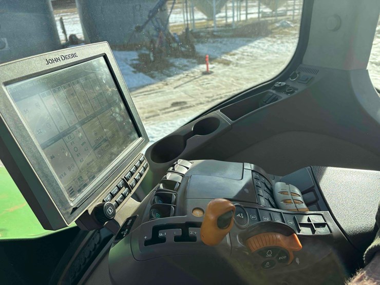 2014-bourgault-7700-image-30