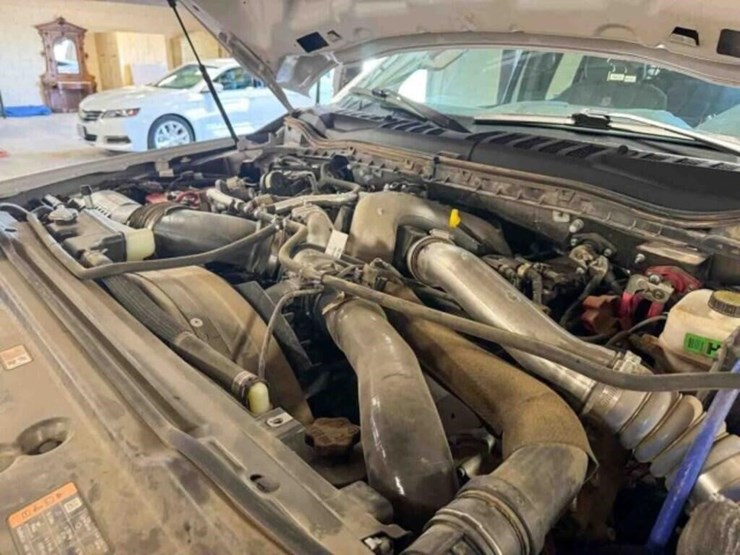 2022-ford-f550-xlt-image-14