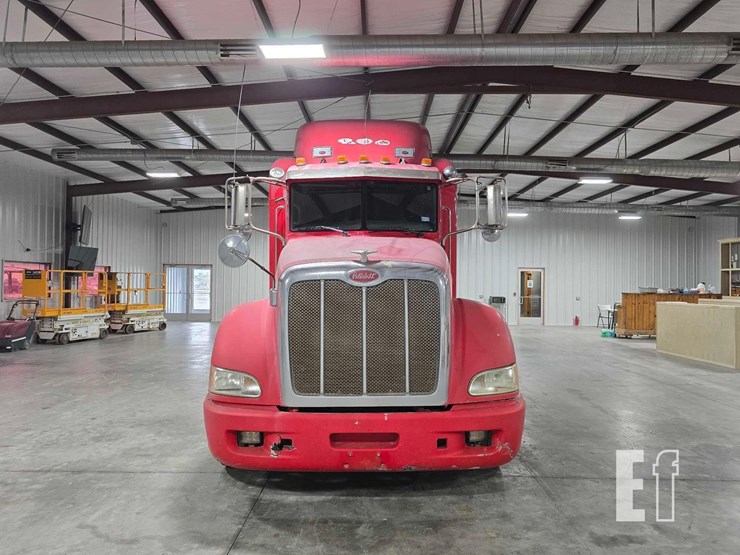 2008-peterbilt-386-image-7